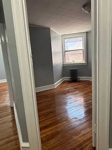 1822 Penfield St Photo 1