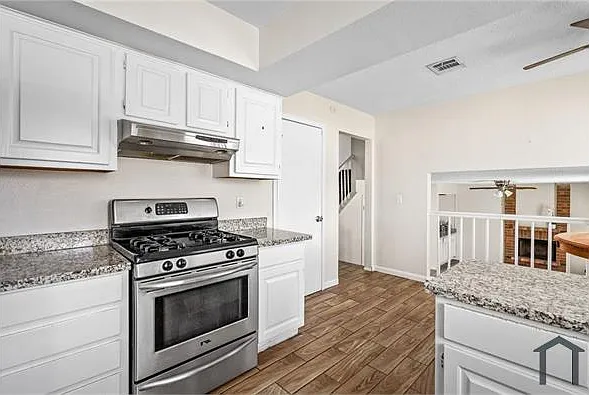 5215 Gladeside Dr — Photo 11