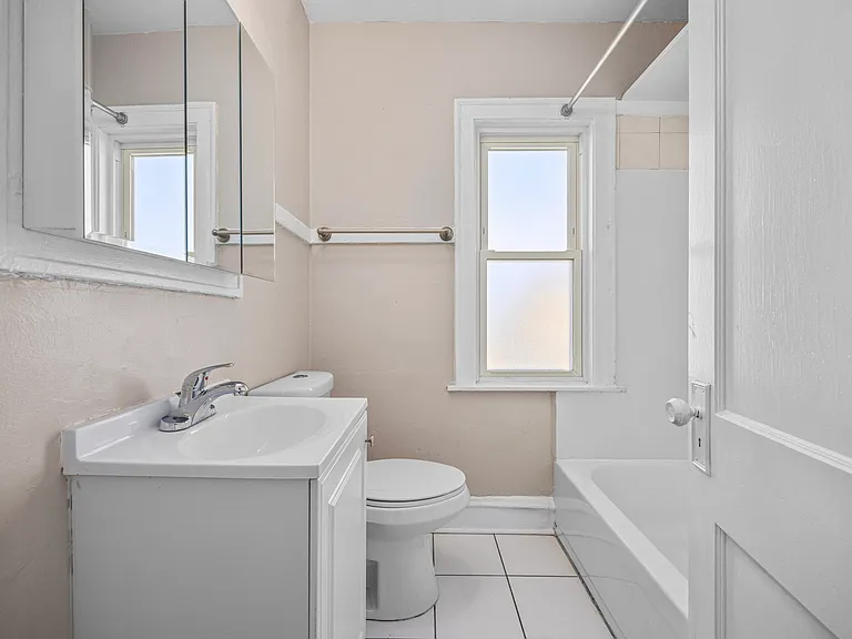 1846 S 15th Ave #5 — Photo 4