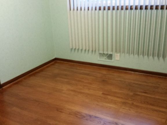 4th image of 614 Sunny Ln