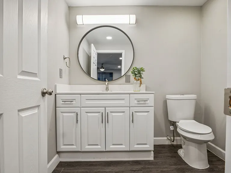 The Ashley at Bluffview Apartments — Photo 49