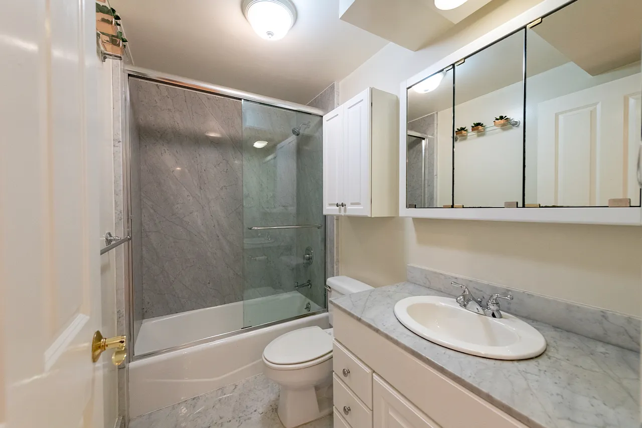 70 Gladys St — Photo 4
