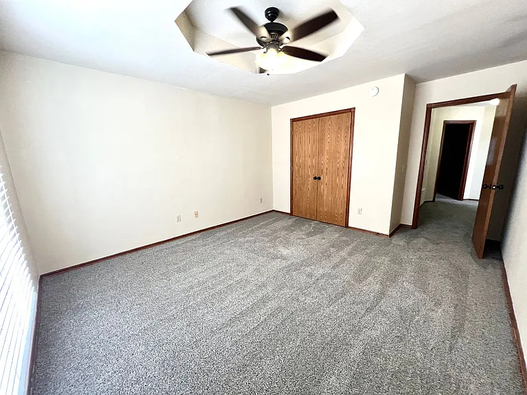 XL 2-bed 2-bath 1-car townhouse near OU — Photo 13