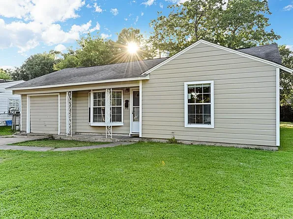 2611 Wentworth Ln, Pasadena, TX 77506