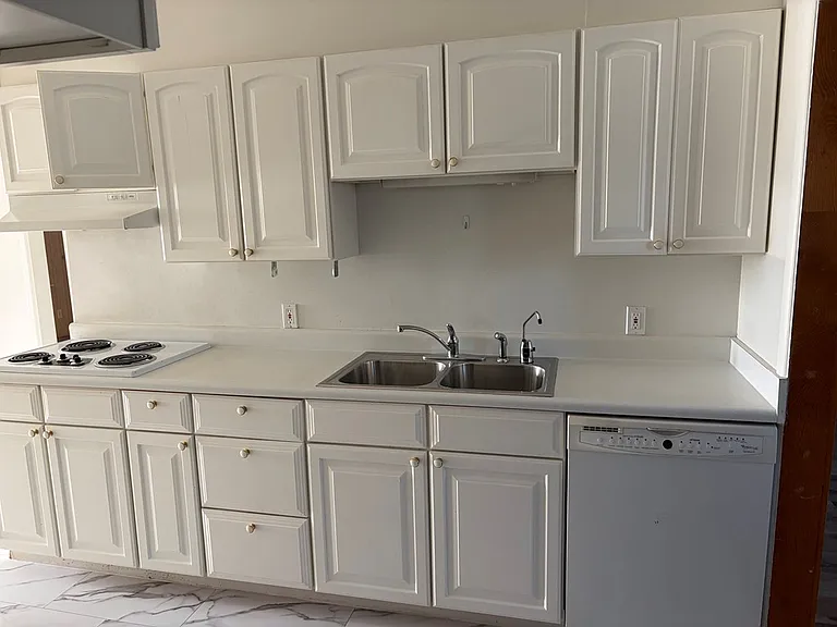 604 Steakley St — Photo 8