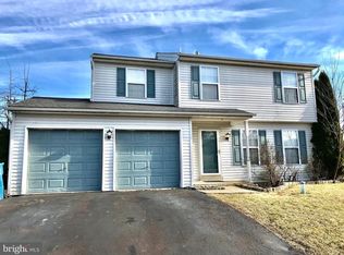 1 Greenleaf Cir, Perkasie, PA 18944