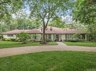 24596 Riverwood Dr, Franklin, MI 48025