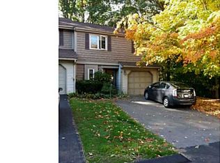 10 Uplands Way, Glastonbury, CT 06033