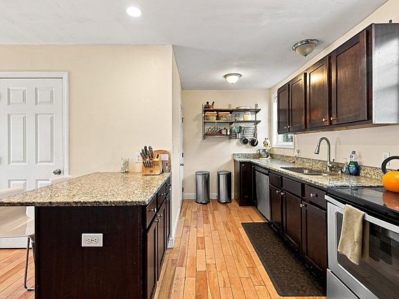 2nd image of 43A Summer Street