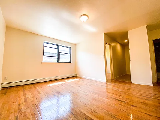 Rented by RealTegrity NY LLC | media 5