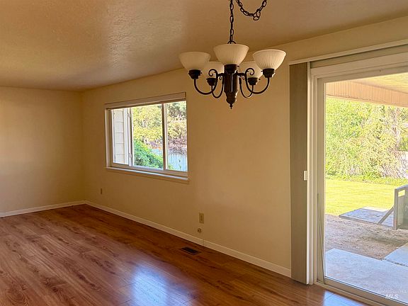 5th image of 1205 Galena Dr