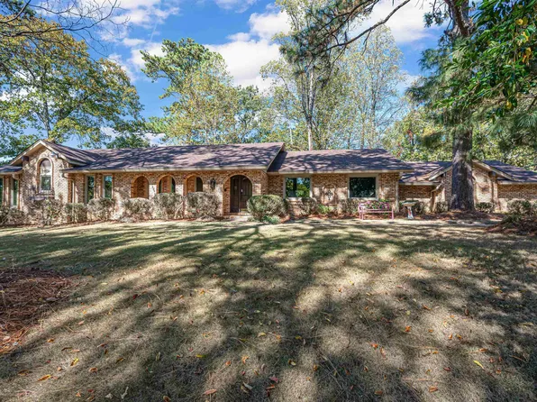 2120 Viking Cir, Vestavia Hills, AL 35216