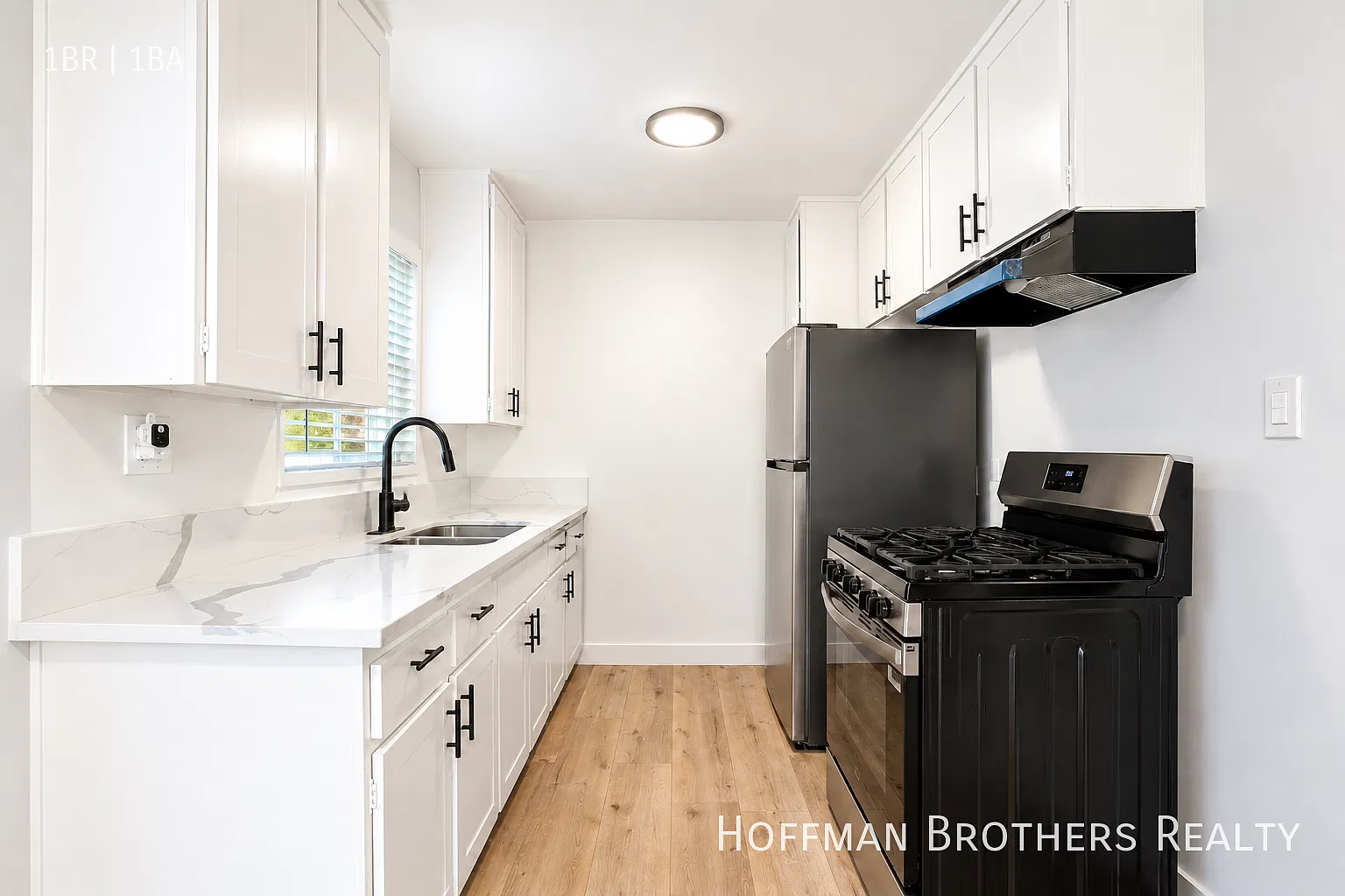 3868 S Potomac Ave — Photo 2