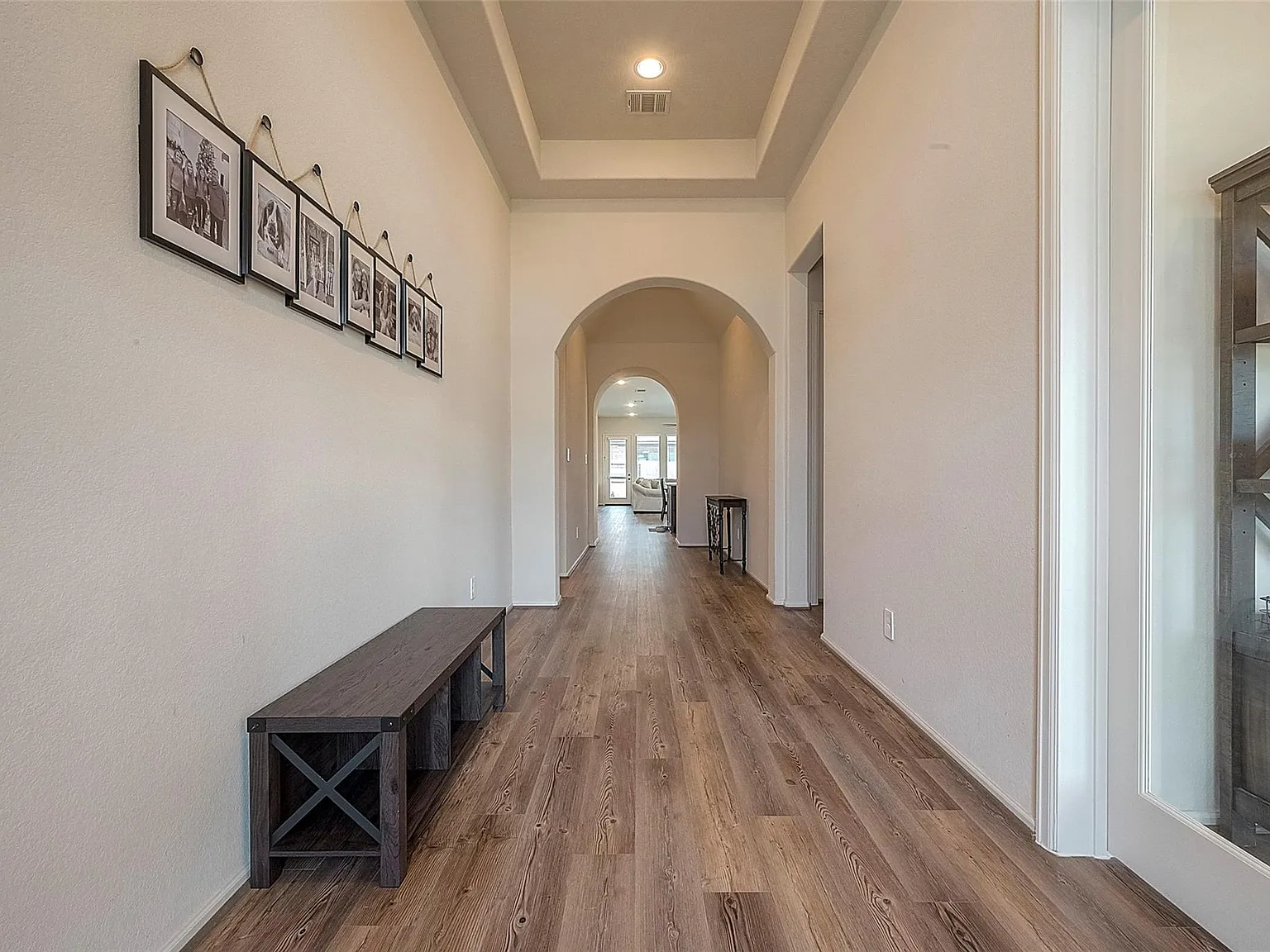 4 bed, 3.0 bath, 2537 sqft, $3,200 — Photo 3