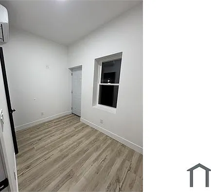 2 bed, $1,400 — Photo 2