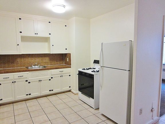 5th image of 1165 N Grant St APT 103