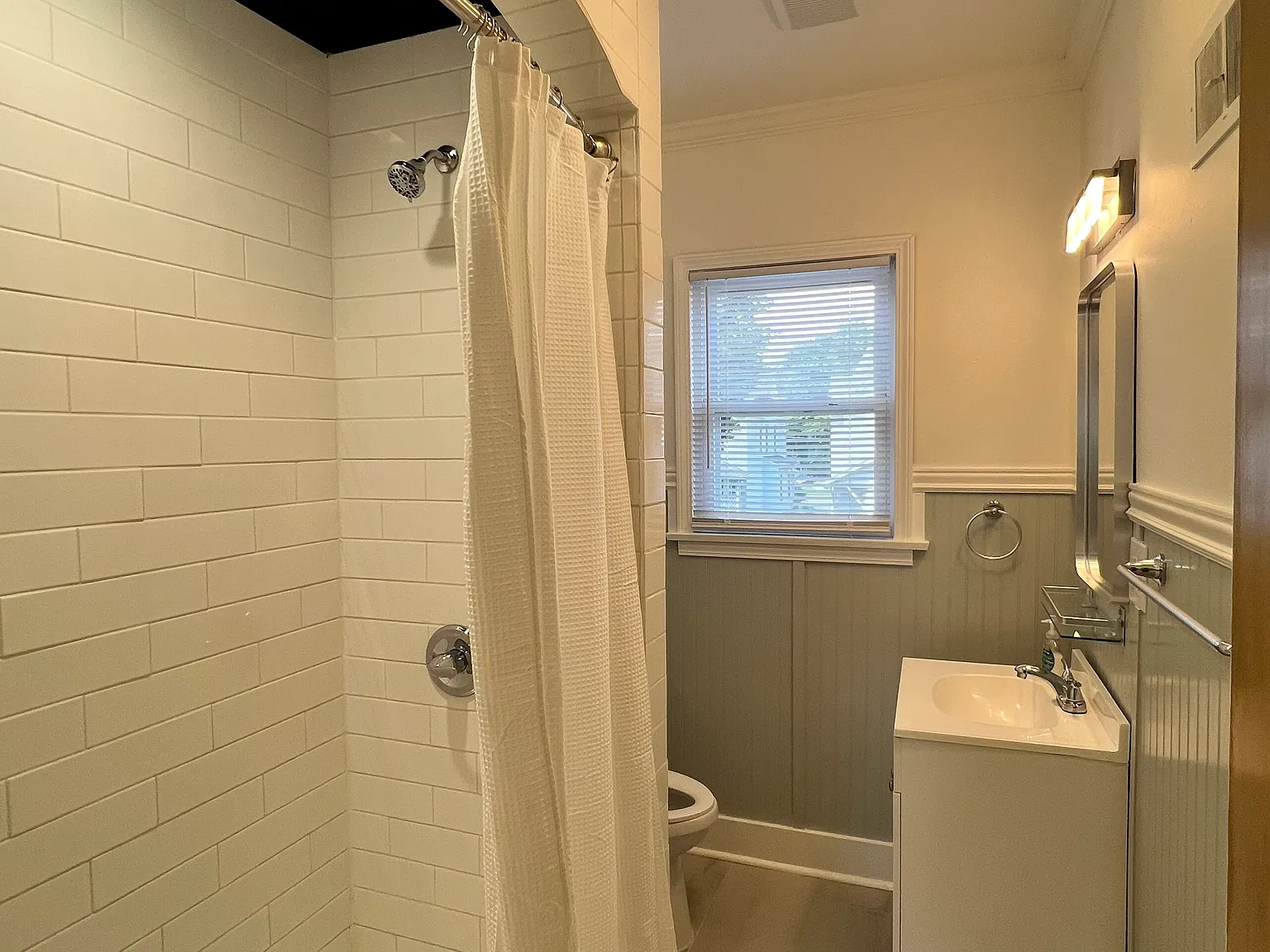 2 bed, 900 sqft, $1,350 — Photo 4