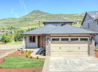 4686 Hillcrest Rd, Medford, OR 97504