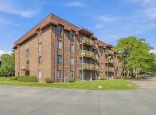 820 Elder Rd #C411, Homewood, IL 60430