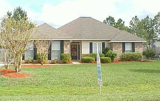 Bautiful home can accomodate your boast or RV with rear yd access & dbl garage