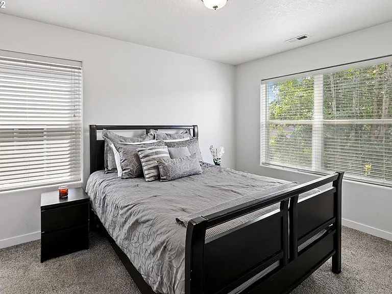 2223 SE 89th Ave — Photo 15