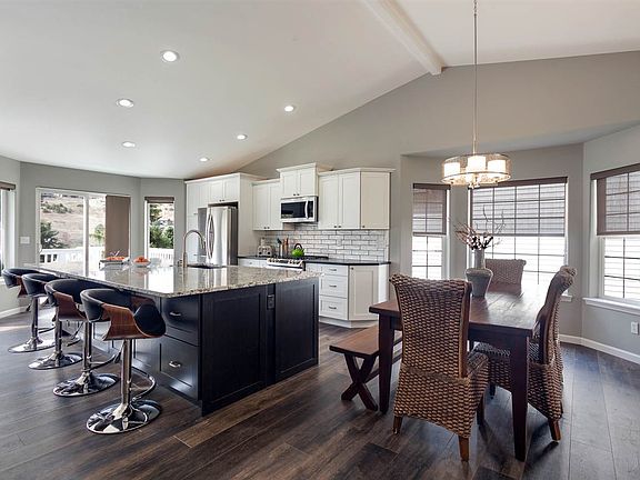 3rd image of 717 N Garry Dr