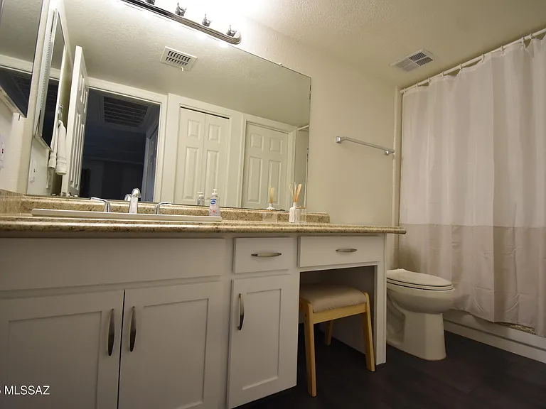 1200 E River Rd #J122 — Photo 12