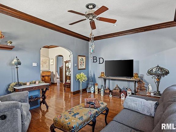 5th image of 1832 S State St