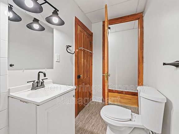 2nd image of 33 Franklin St #3