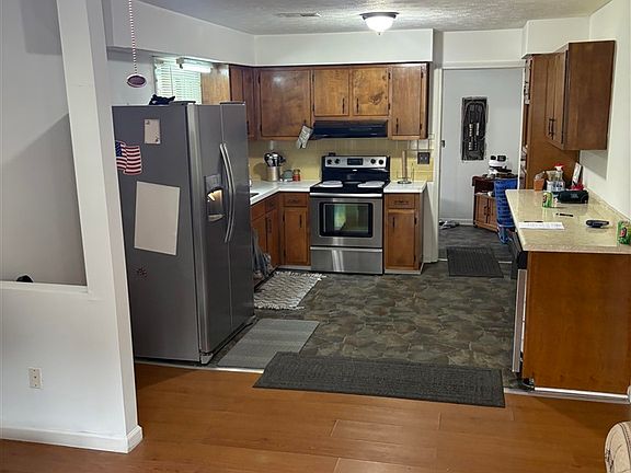 5th image of 127 Eastwood Dr