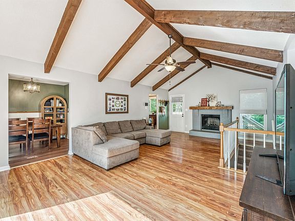 4th image of 2566 Redwood Ln