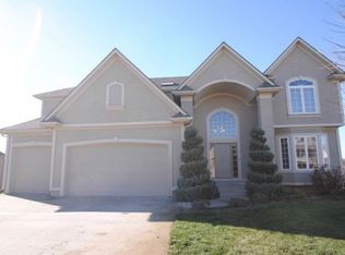 2413 NE Spring Creek Dr, Lees Summit, MO 64086