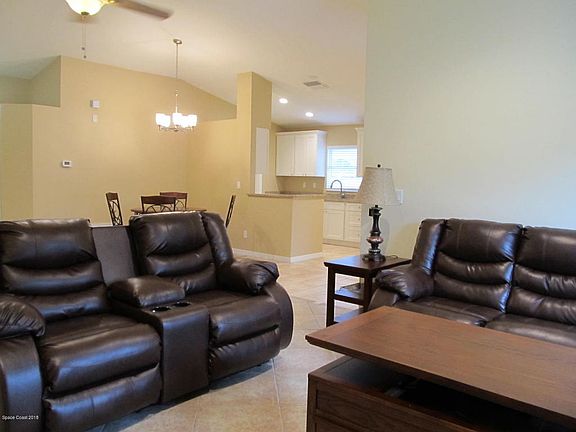 5th image of 3217 Lago Vista Dr