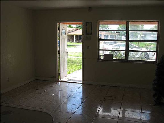 2nd image of 1309 NW 15th Ct
