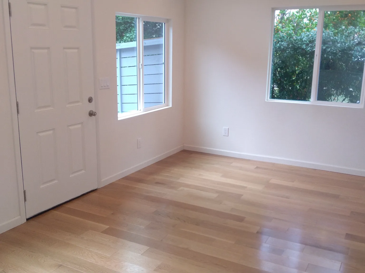 Studio, 420 sqft, $1,980 — Photo 4