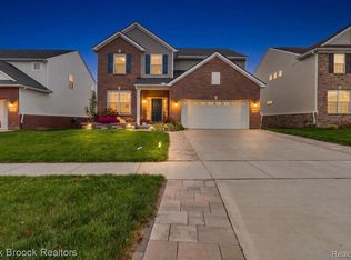20809 Gidran Dr, South Lyon, MI 48178
