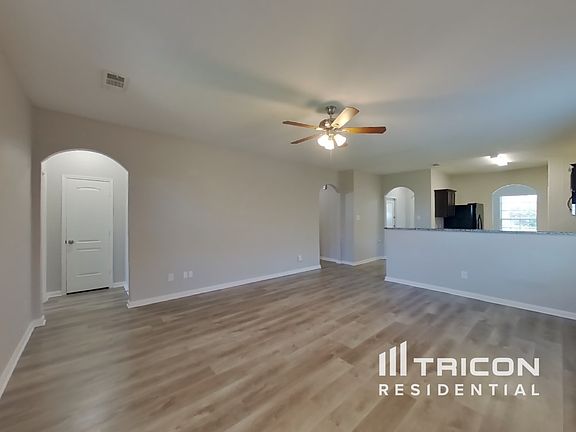 3rd image of 215 Kennedy Dr