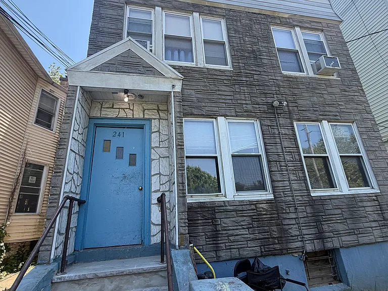 241 Duncan Ave #5C — Photo 12