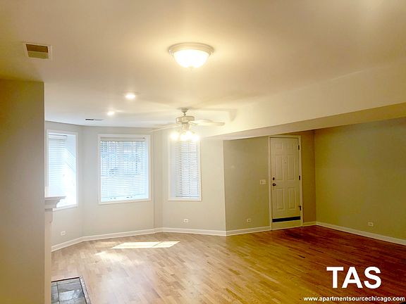 3rd image of 2049 N Sheffield Ave #G