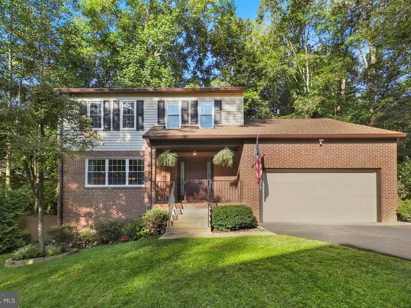 16218 Cypress Ct, Dumfries, VA 22025
