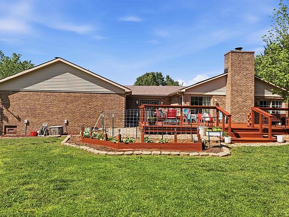 3rd image of 468 Mermie Rd