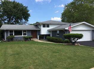 2011 N Spruce Ter, Arlington Heights, IL 60004
