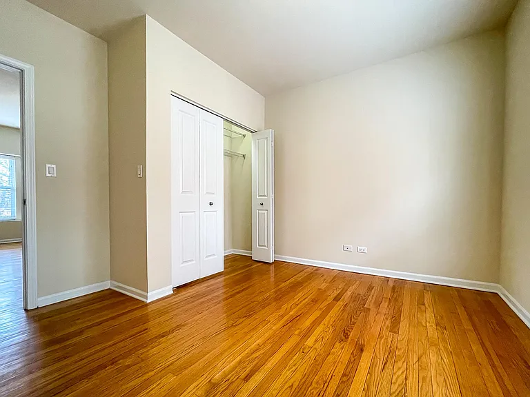 Necedah at 4740-4748 South Greenwood — Photo 23