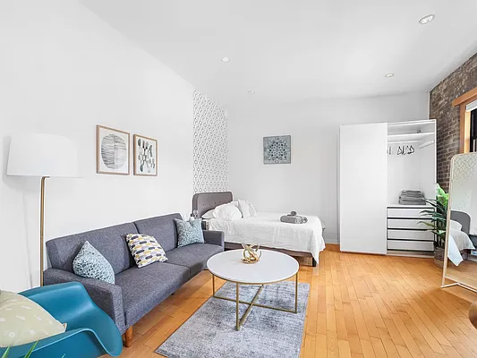 Rented by Oxford Property Group | media 27