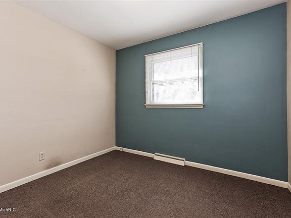 5th image of 221 S Whittaker St