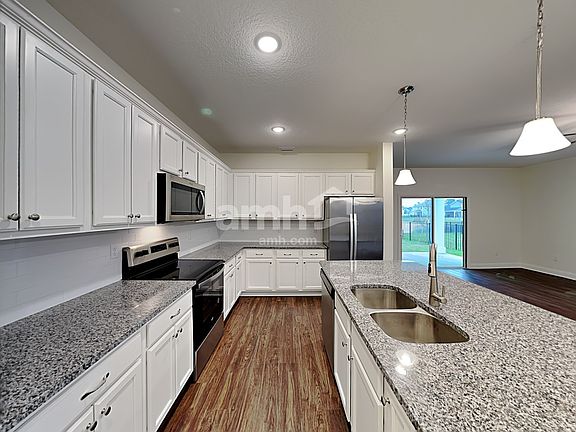 3rd image of 72 Olivewood Pl
