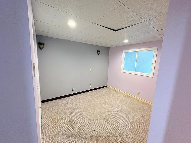47 Hewitt Cres — Photo 8