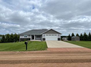 932 Weinkauf Rd, Edgar, WI 54426