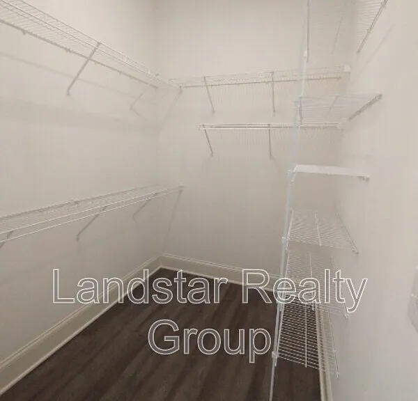 10514 Meeting St #201 — Photo 36