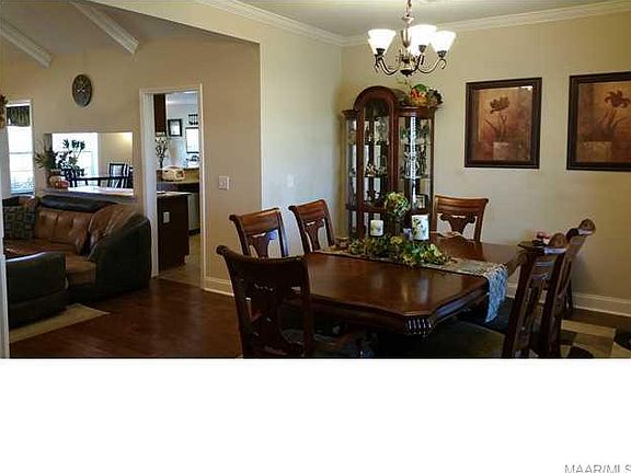 3rd image of 135 Mon Louis Ct